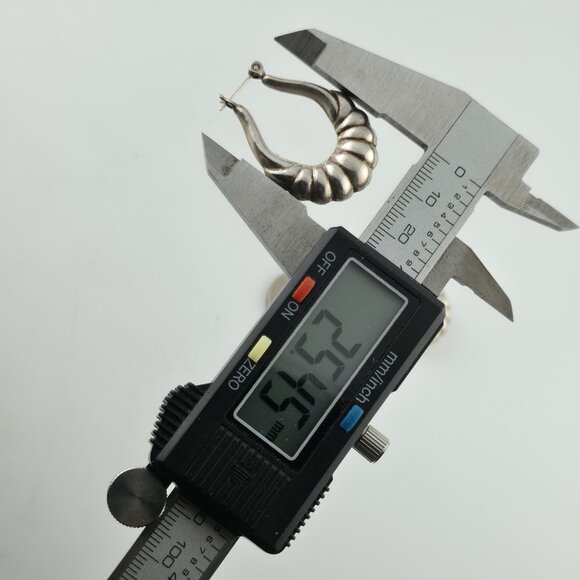 Sterling Silver Earrings Ribbed  Latch Hoop Marked 925 Vintage Patina 1.3" - Picture 11 of 12